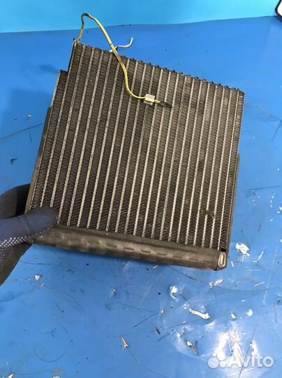 Радиатор кондиционера салона mitsubishi carisma