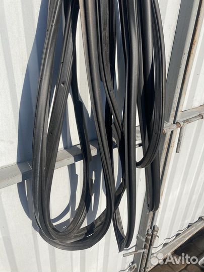 Уплотнитель на двери hyundai accent