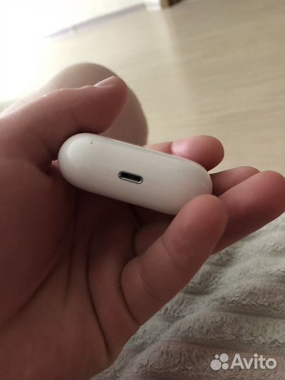 Airpods про