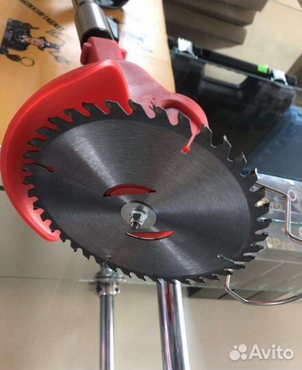 Триммер садовый на аккумуляторе