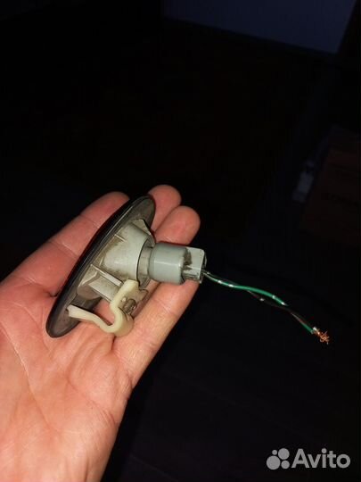 Повторитель поворота в крыло mitsubishi chariot