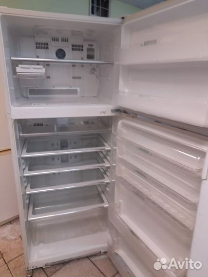 Холодильник широкий Шарп 1.8 м