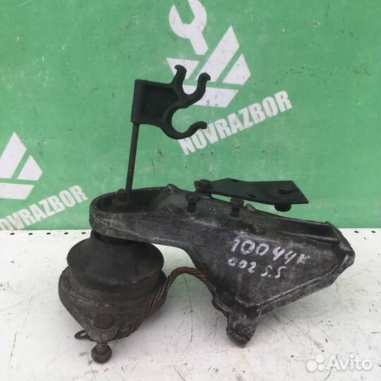 Кронштейн двигателя Ауди 100 44 кузов С3