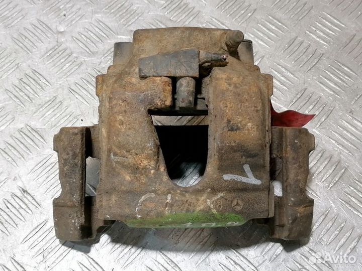 Суппорт передний левый Clk 208