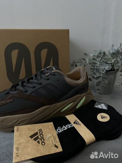 Кроссовки Adidas Yeezy Boost 700