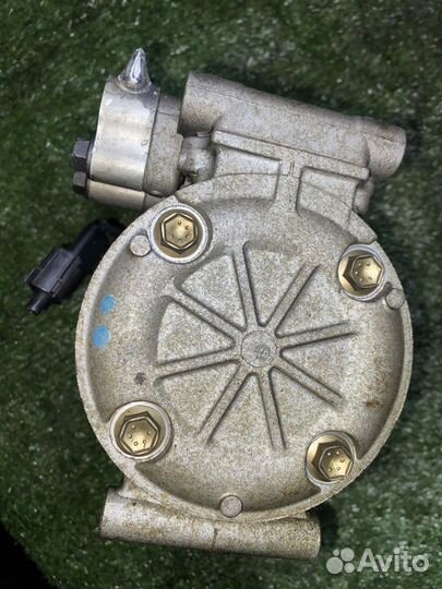 Компрессор кондиционера Mitsubishi Carisma DA2A AK