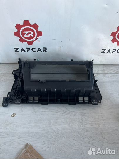 Lexus Rx4 корпус бардачка