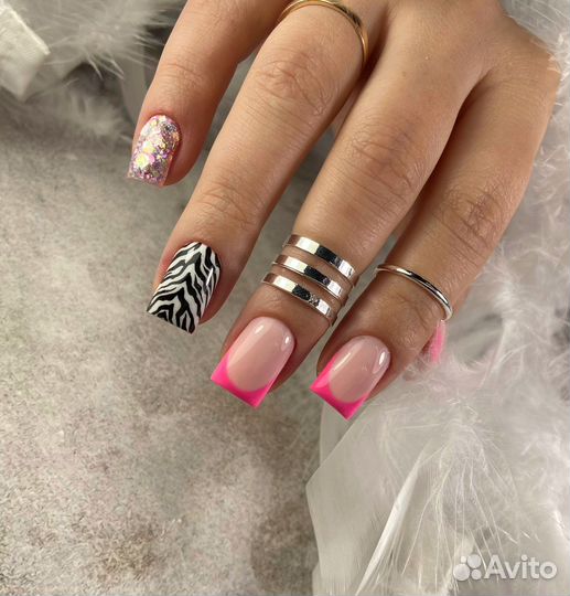 Маникюр/педикюр