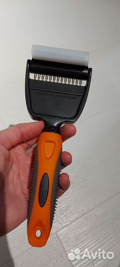 Щетка для вычесывания фурминатор
