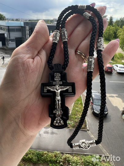 Комплект крест на гайтане с вставками