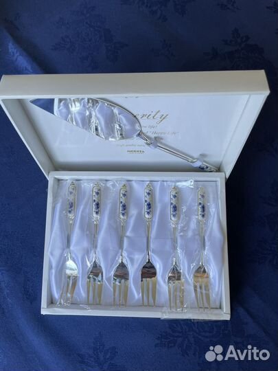 Набор чайных ложек и вилок
