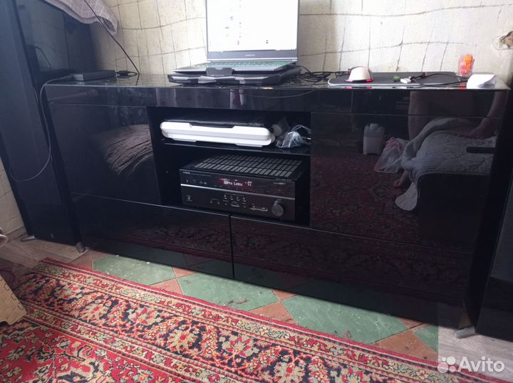 Тумба под телевизор и хай-фай технику