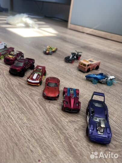 Металлические машинки и машинки Hot wheels