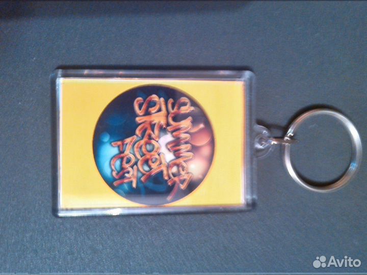 Значки,брелки