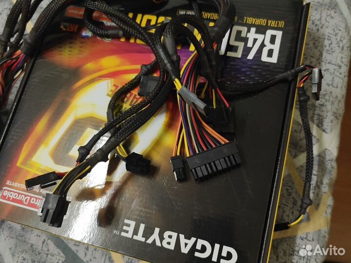 Блок питания для компьютера HuntKey GS 550