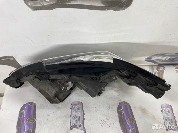 Фара передняя правая Toyota Camry V70