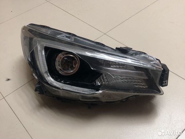 Фара правая Subaru Outback 2018