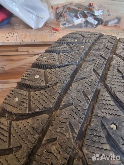 Bridgestone Ice Cruiser 7000 215/70 R16 100T