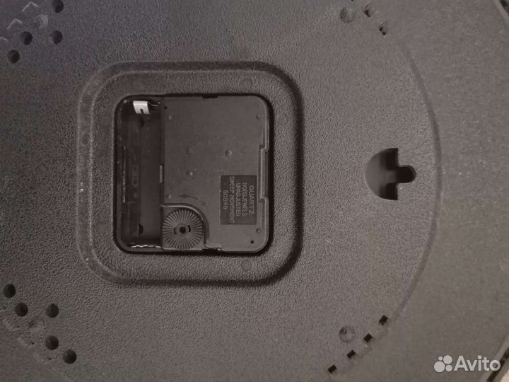 Часы настенные черные