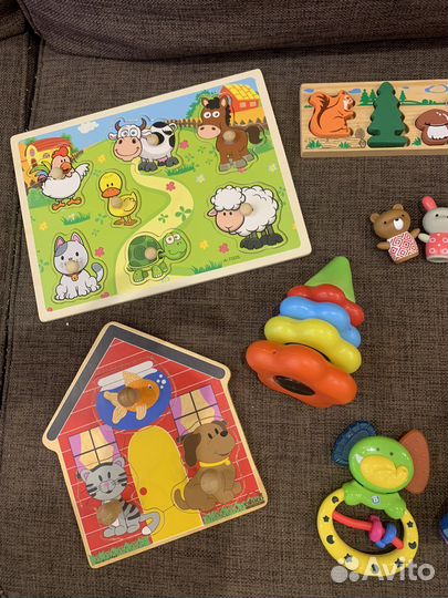 Развивающие игрушки для малышей пакетом