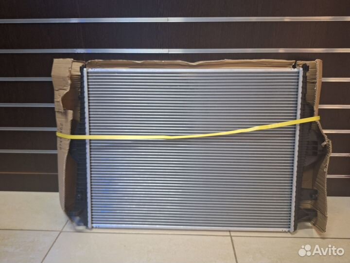 Радиатор охлаждения Porsche Cayene 95810613210
