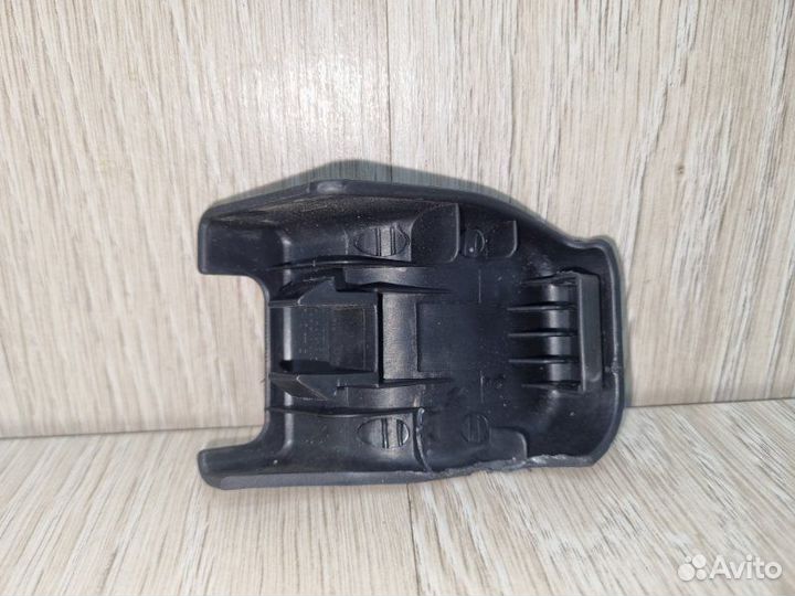 Заглушка крепления сиденья передняя правая Hyundai