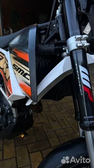 Мотоцикл KTM SMC 2012 года