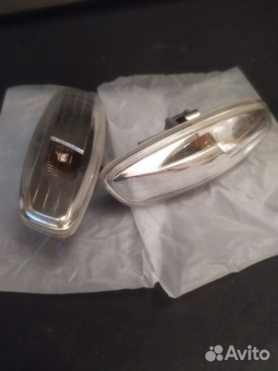 Повторители поворота в зеркало Citroen C4 b7 2011