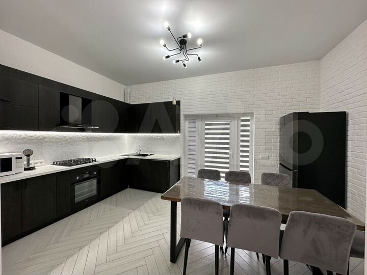 Дом 180 м² на участке 3 сот.