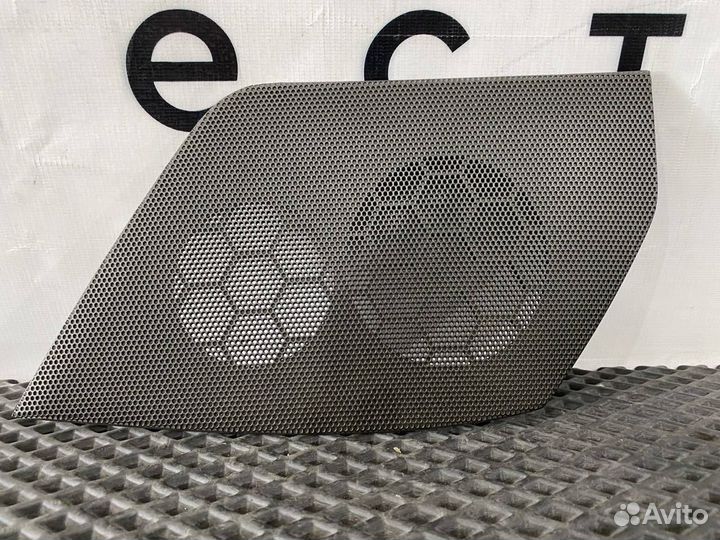 Накладка (сетка) динамика Volvo FH4 82213613