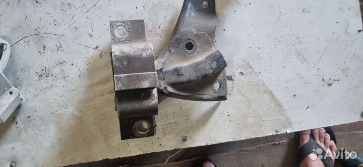 Опора (подушка) двигателя Renault Logan 1