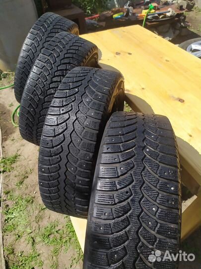 Bridgestone Blizzak Spike-01 195/65 R15