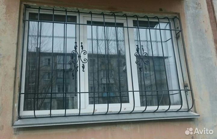 Металлические решетки на окна и балконы