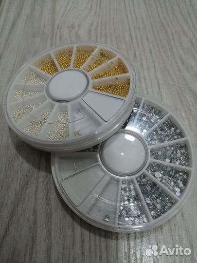 Бульонки, стразы для ногтей