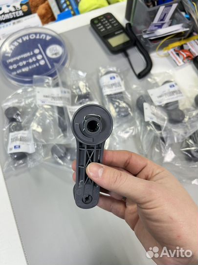 Новая ручка стеклоподьемника LR hyundai accent