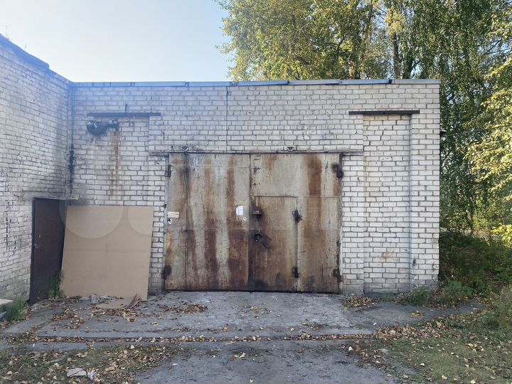 Гараж, > 30 м²