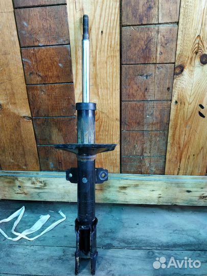 Амортизаторы передние и задние Renault Kaptur 2WD