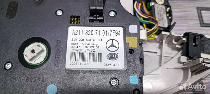 Плафон освещения салона Mercedes W211