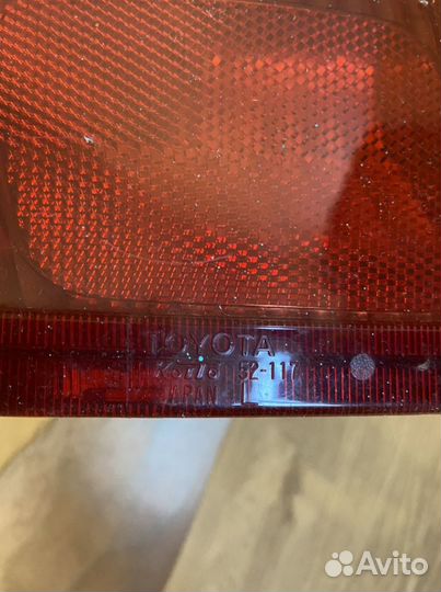 Фонарь Toyota Vitz левый и правый