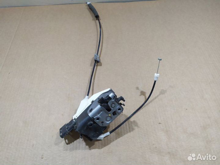 Замок двери передний правый Peugeot 308 2007-2015