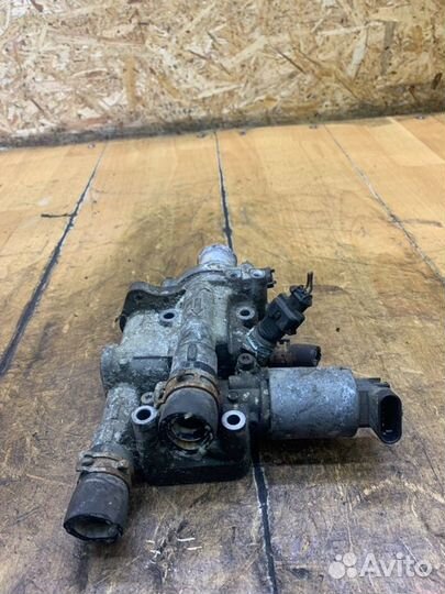 Корпус термостата Opel Astra H Z16XEP 2006