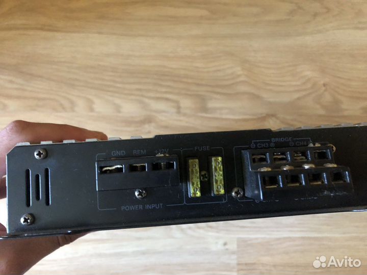 Автомобильный усилитель