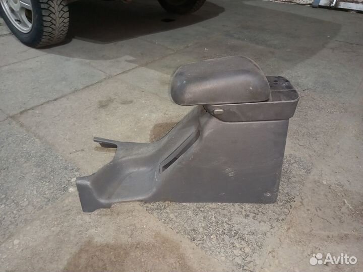Подлокотник Kia Sportage 2004 FE