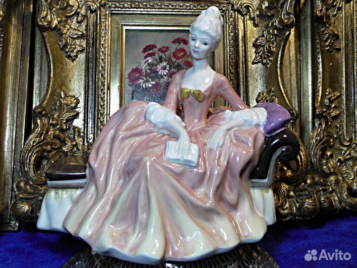 Мечтательность.Royal Doulton.Статуэтка.Фарфор