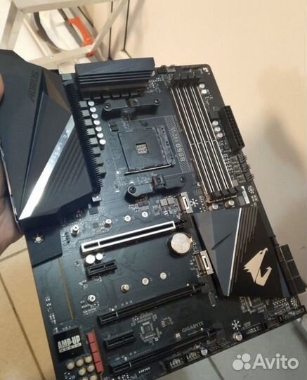 Материнская плата