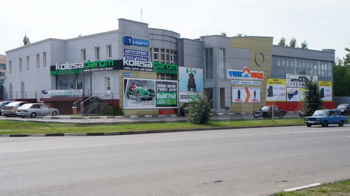 Второй этаж, 720 м²