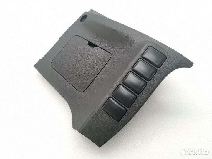 Накладка на торпедо левая Mitsubishi Outlander 3