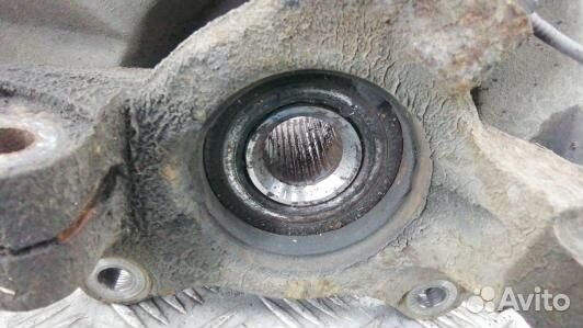 Ступица передняя левая peugeot 4007 (93N11K901)