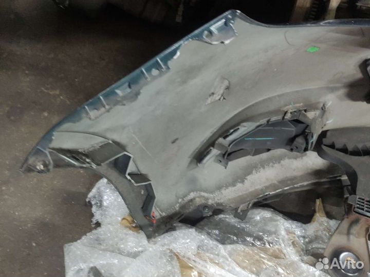 Передний бампер на Опель Астра J GTC