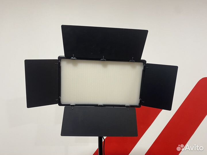 Бьюти Видеосвет LED U-800 с напольным штативом